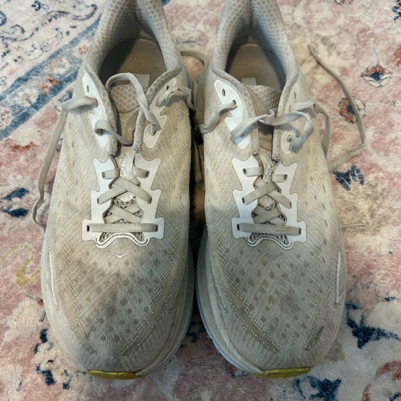 HOKAS - Picture 2 of 3